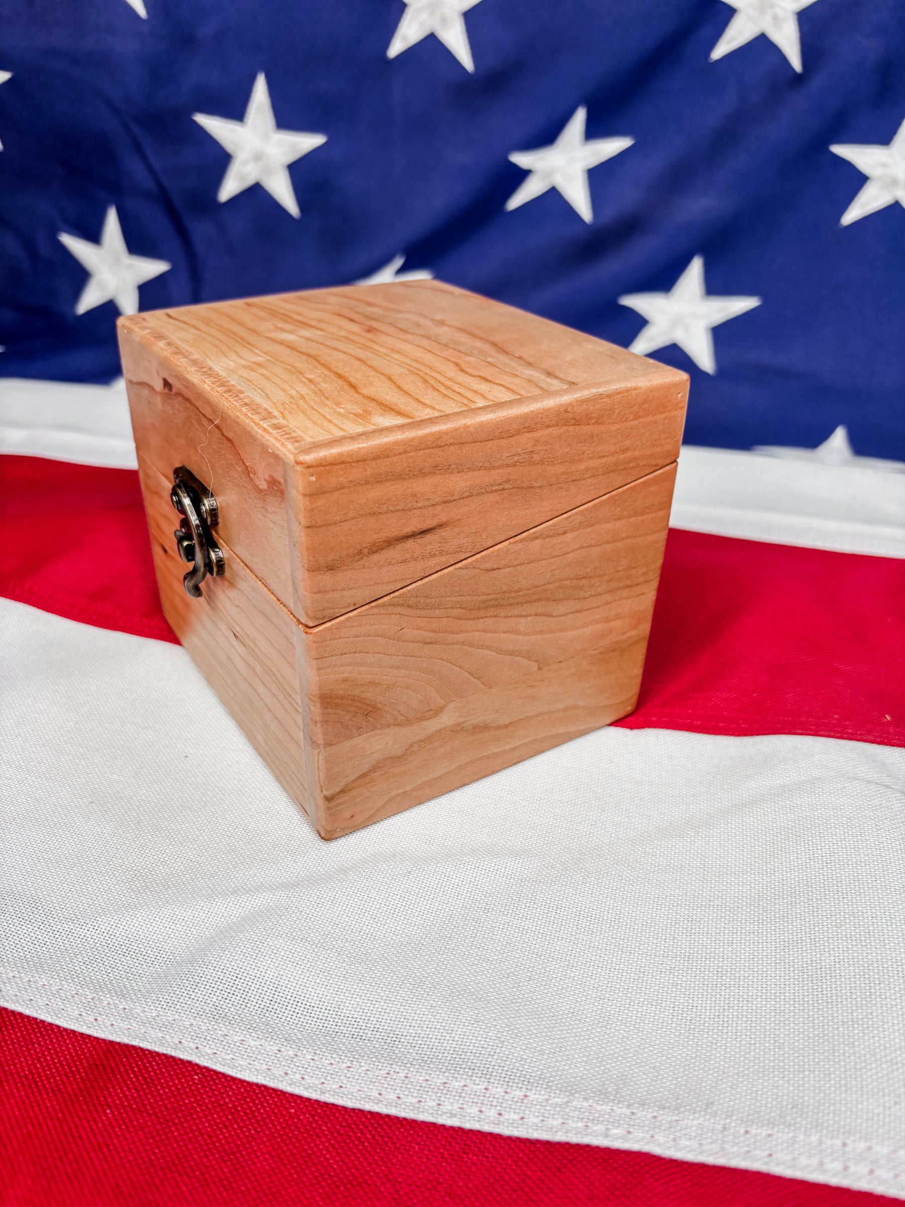 CUSTOMIZABLE MILITARY GIFT BOXES