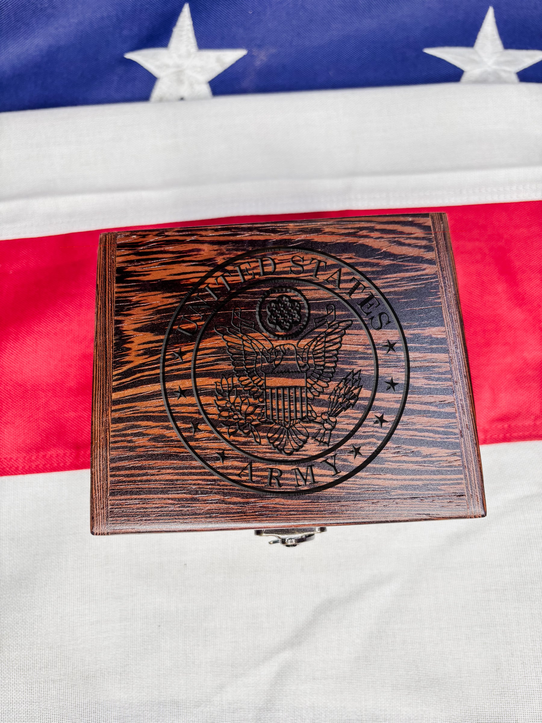 CUSTOMIZABLE MILITARY GIFT BOXES